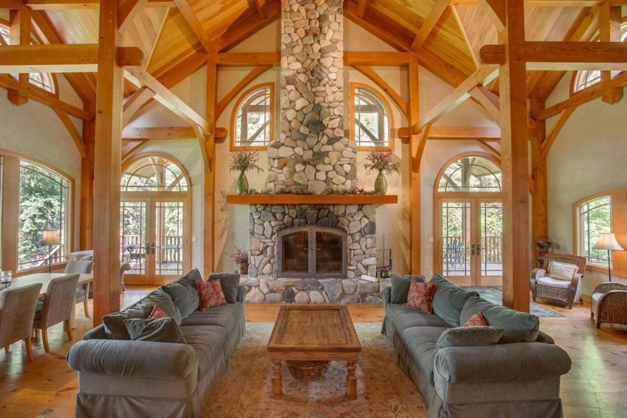 Snowgrass Lodge - River, Mountain Views & Hot Tub Leavenworth Extérieur photo